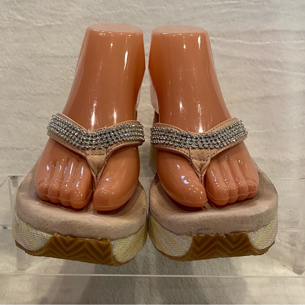 Volatile Rhinestone Strap Pink-Beige Wedge Heel Thong Sandals FlipFlops Sz 7 VGC - Picture 5 of 15